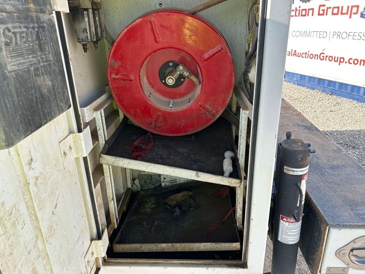 2017-ford-f550-image-23