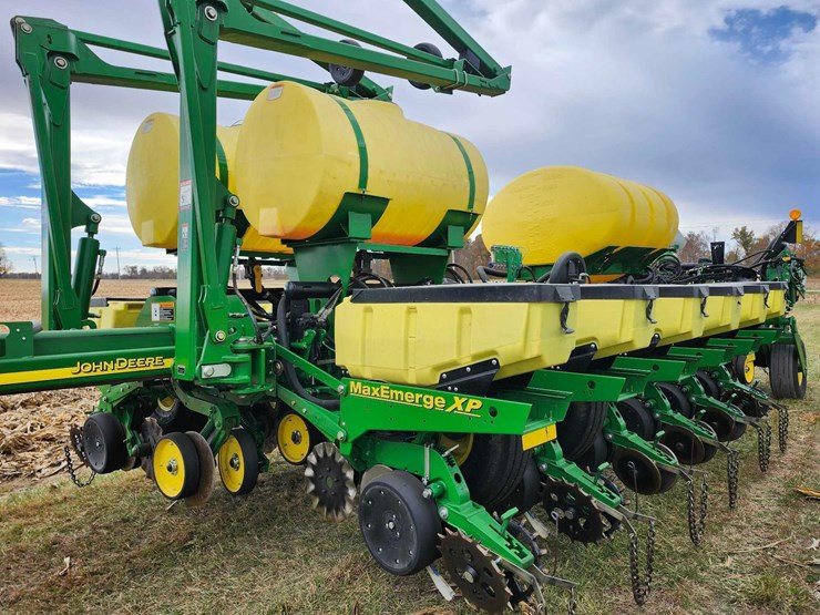 2014-john-deere-1770-image-15