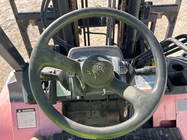 toyota-7fdku40-7,350lb-forklift-image-7