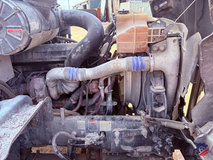 2019-mack-granite-gr64f-image-41