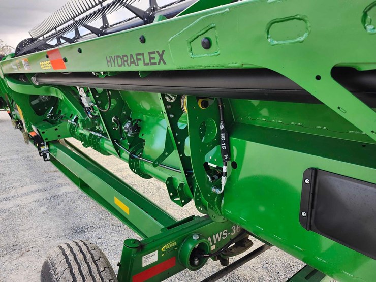 2024-john-deere-35-image-8