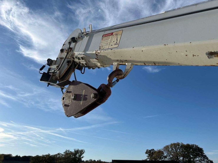 2017-ford-f550-image-32