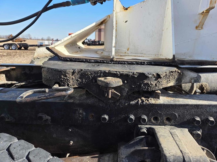 1994-freightliner-semi-image-16