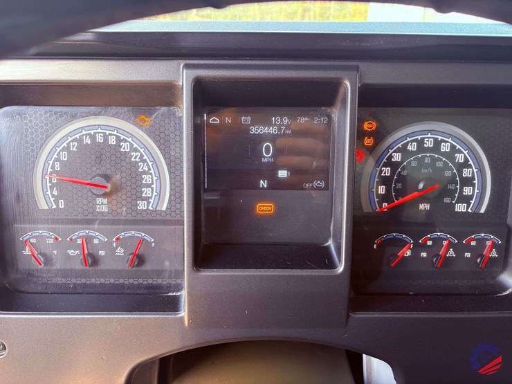 2019-mack-granite-gr64f-image-81