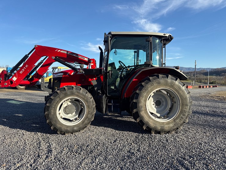 massey-ferguson-4707-image-4
