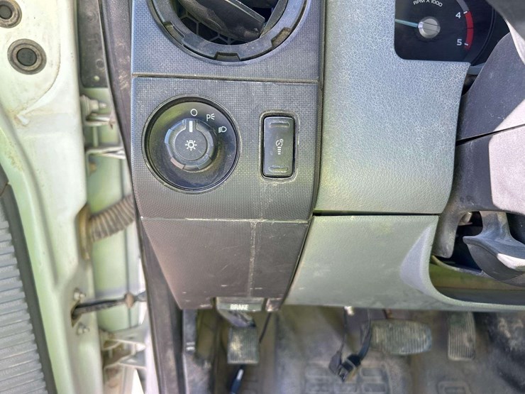 2013-ford-f350-image-16