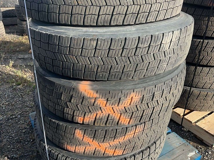 30-11r22.5-tires-image-3