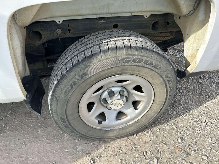 2017-chevrolet-silverado-1500-image-23