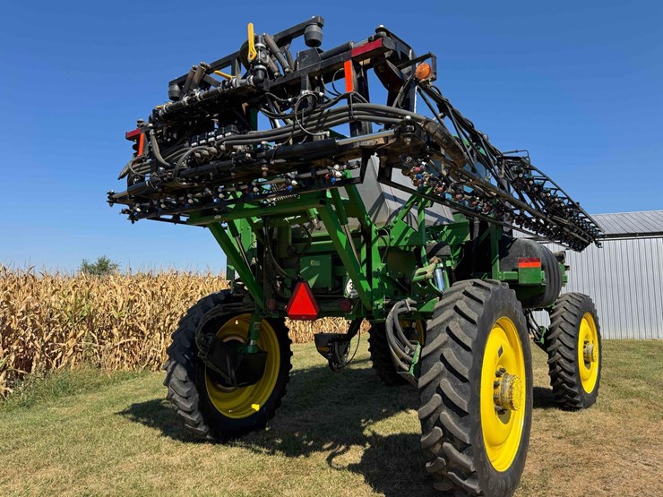 2011-john-deere-4730-image-13