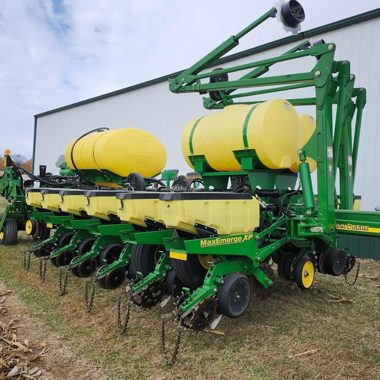 2014 JOHN DEERE 1770
