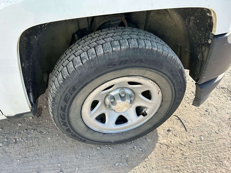 2017-chevrolet-silverado-1500-image-25