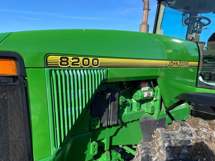 john-deere-8200-image-6