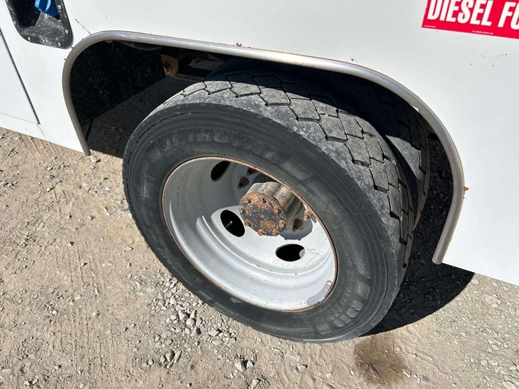 2013-ford-f350-image-40