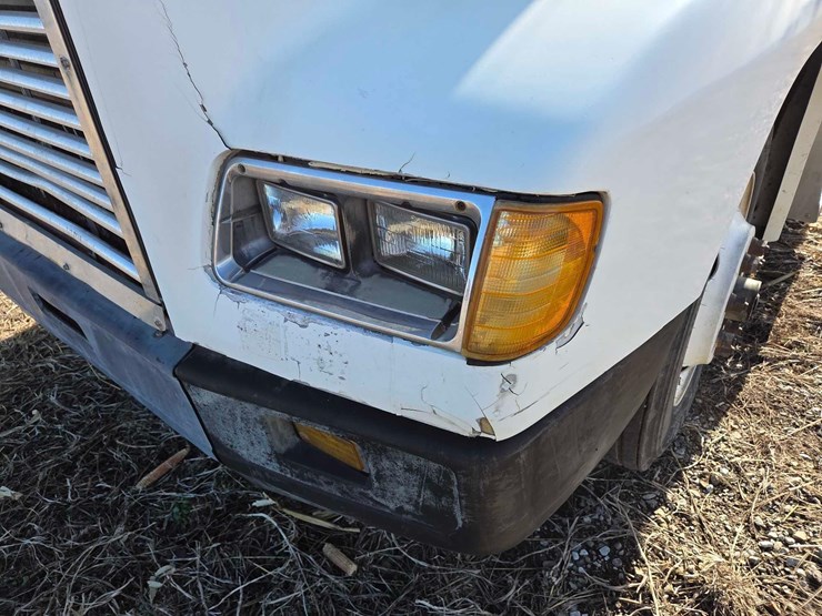 1994-freightliner-semi-image-5