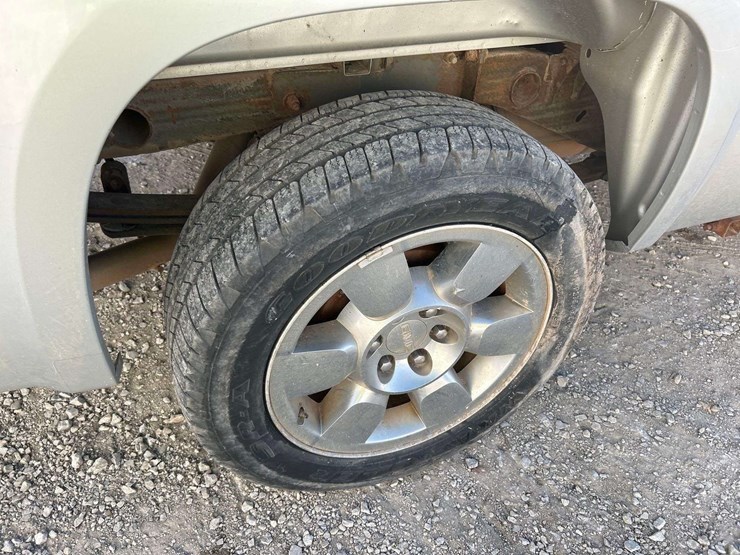 2010-gmc-1500-image-25