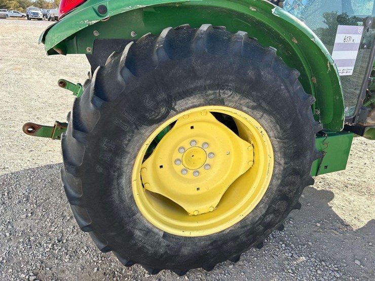2016-john-deere-5055e-4wd-59hp-utility-tractor-image-21
