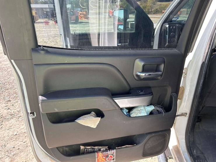 2017-chevrolet-silverado-1500-image-17