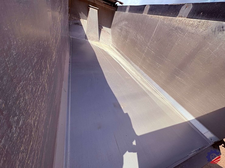 2019-mack-granite-gr64f-image-100