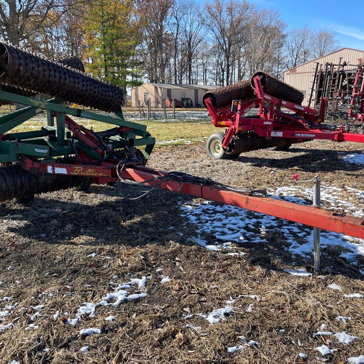 Brillion X-fold packer