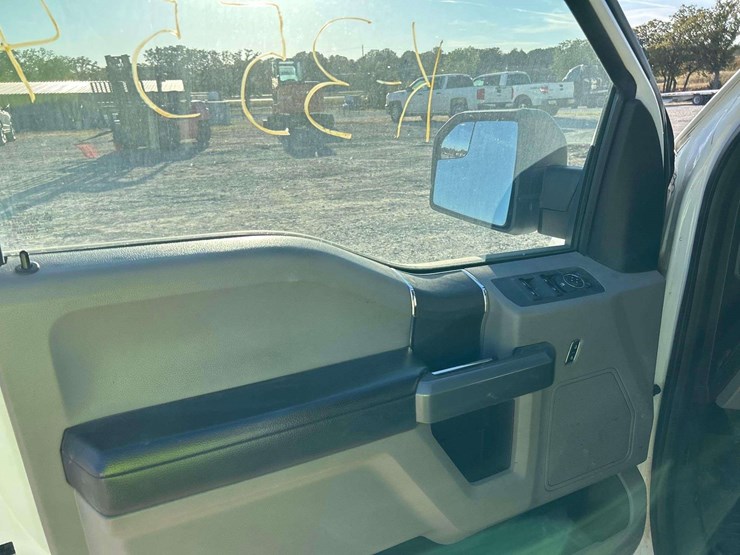 2017-ford-f150-image-11