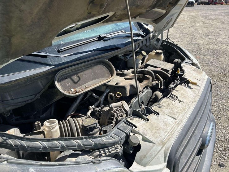 2017-ford-transit-350-passenger-van-image-8