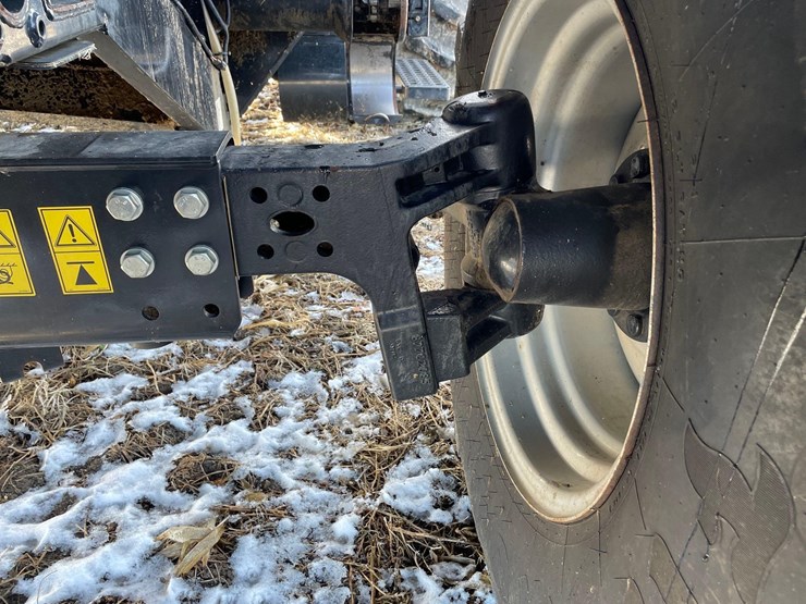 2014-case-ih-5130-image-35