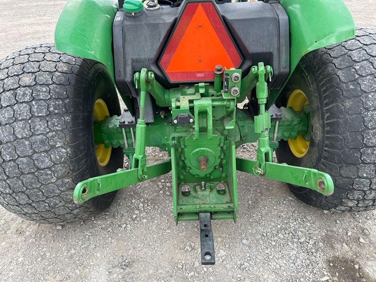 2016-john-deere-5055e-image-17