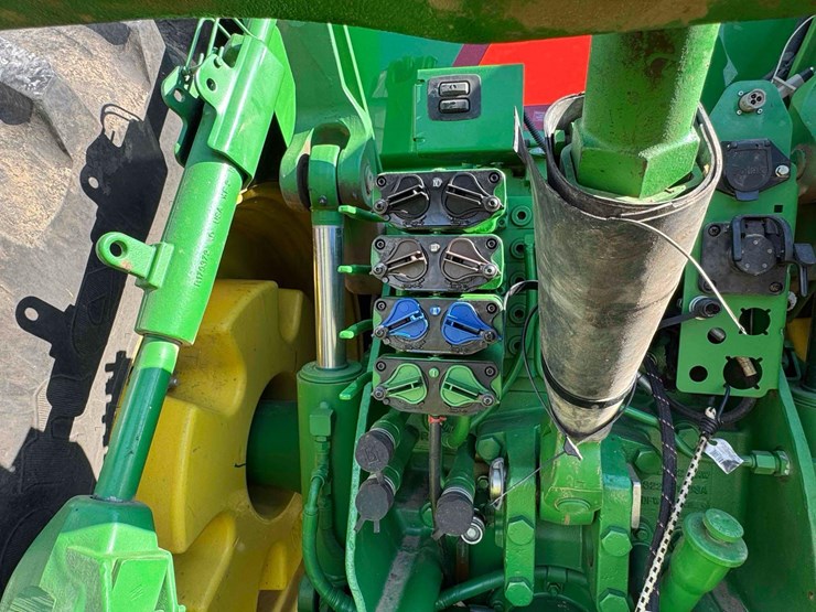 2013-john-deere-8285r-image-9