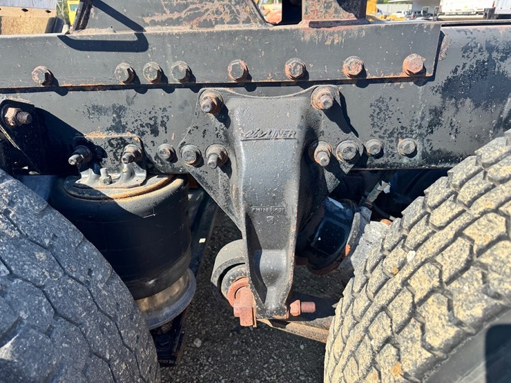 #14024-•-2007-freightliner-fld120sd-truck-tractor-image-23