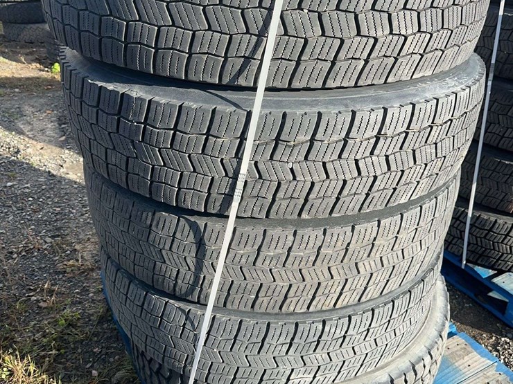 30-11r22.5-tires-image-4