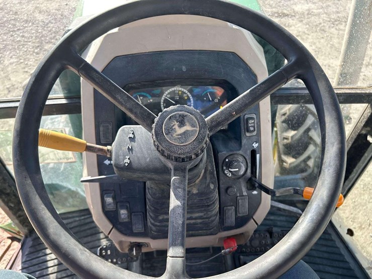 2016-john-deere-5055e-4wd-59hp-utility-tractor-image-13