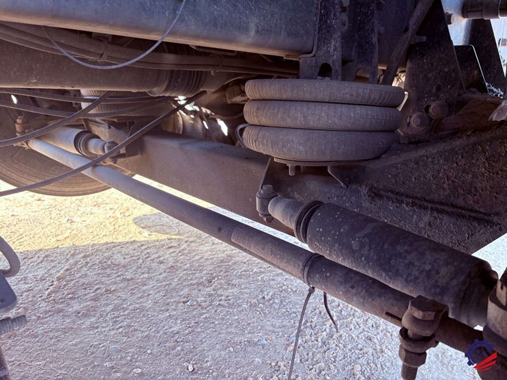 2019-mack-granite-gr64f-image-62