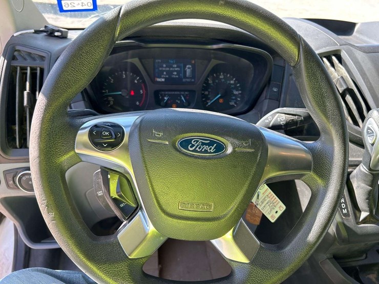 2017-ford-transit-350-passenger-van-image-14