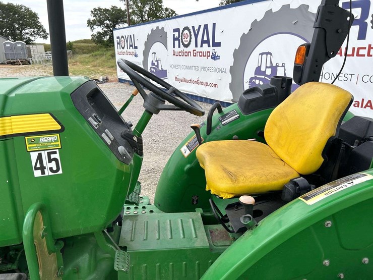 2016-john-deere-5055e-image-11