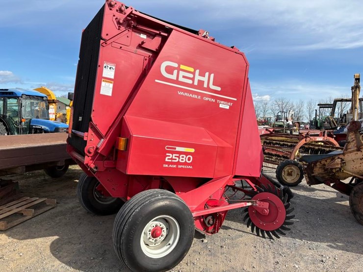 gehl-2580-image-10