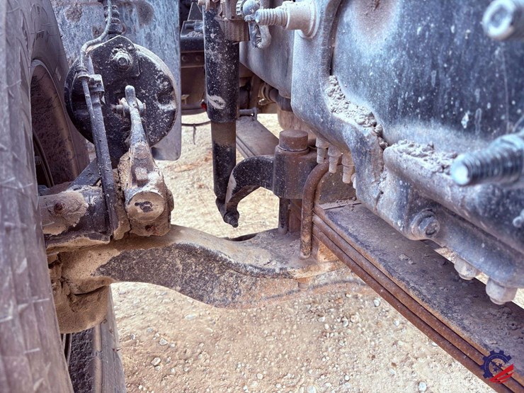 2019-mack-granite-gr64f-image-45