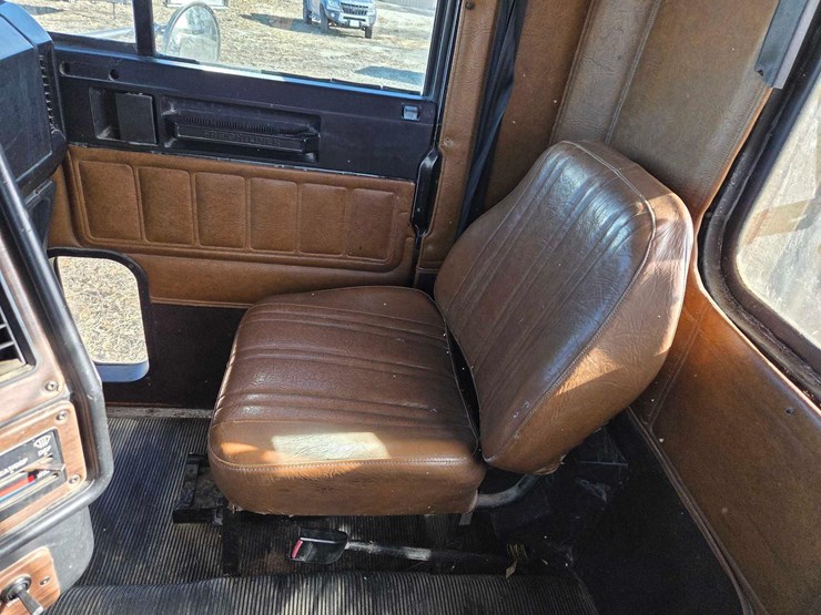 1994-freightliner-semi-image-57