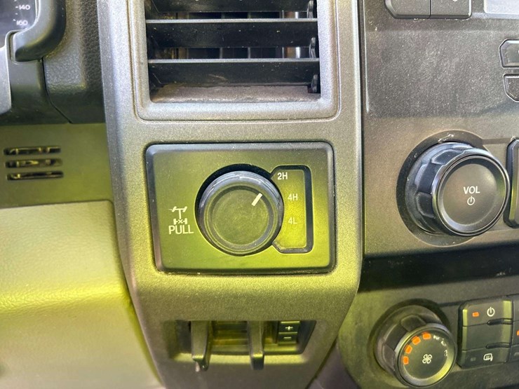 2020-ford-f250-image-16