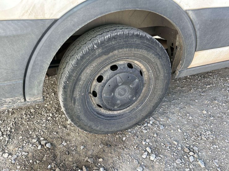 2017-ford-transit-350-passenger-van-image-27