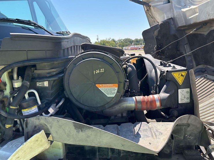 2010-international-durastar-4300-image-9