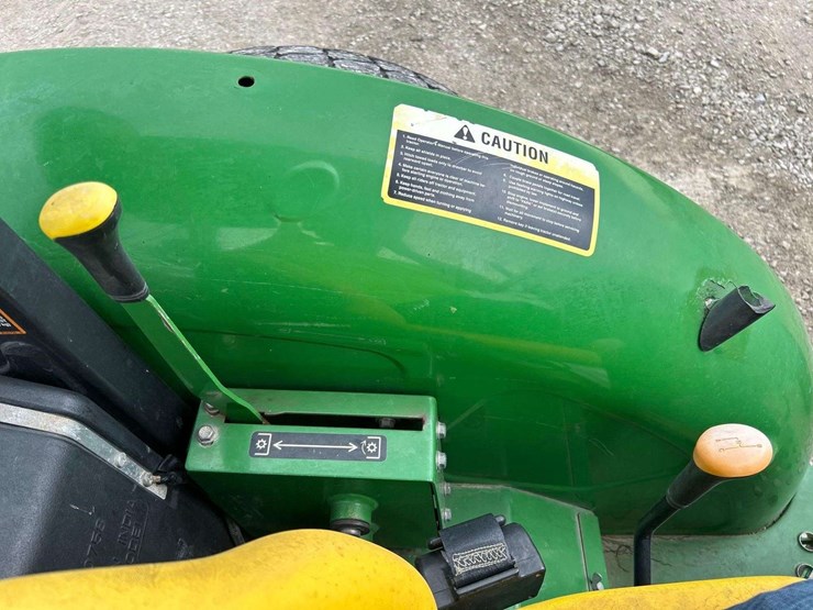 2016-john-deere-5055e-image-15