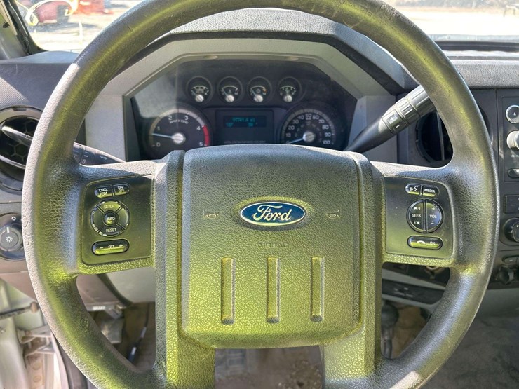 2013-ford-f350-image-15