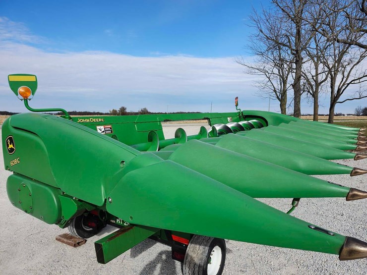 john-deere-608c-image-1