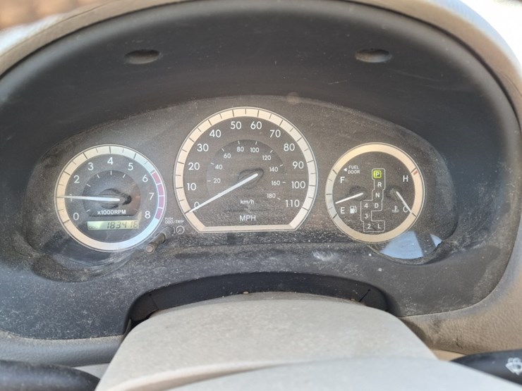 2004-toyota-sienna-image-15