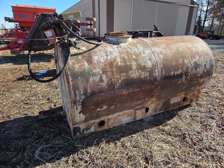 750-gallon-fuel-tank-image-8