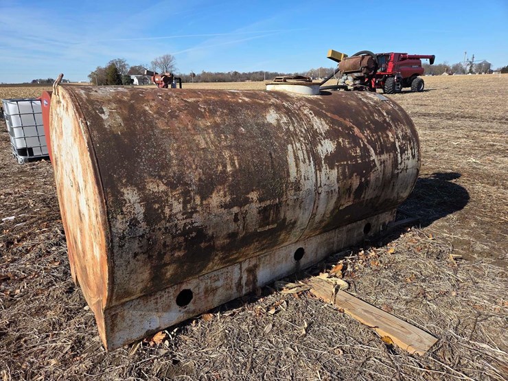 750-gallon-fuel-tank-image-11