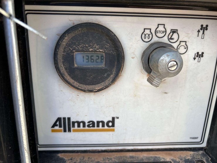 2019-allmand-bros-night-lite-v-series-image-6