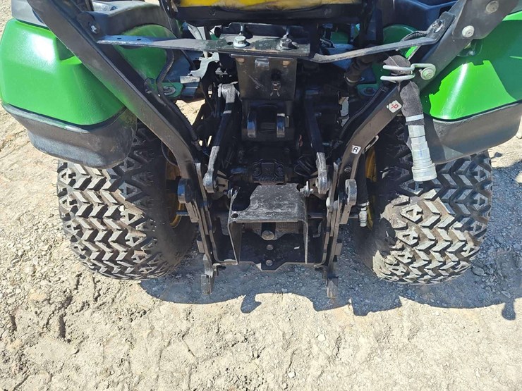 2019-john-deere-1025r-image-12