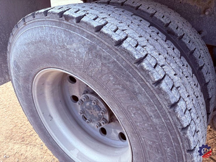 2019-mack-granite-gr64f-image-24