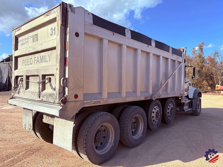 2019-mack-granite-gr64f-image-3
